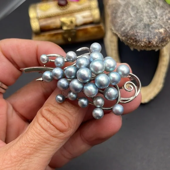 Saltwater pearls blue brooch vintage sterling